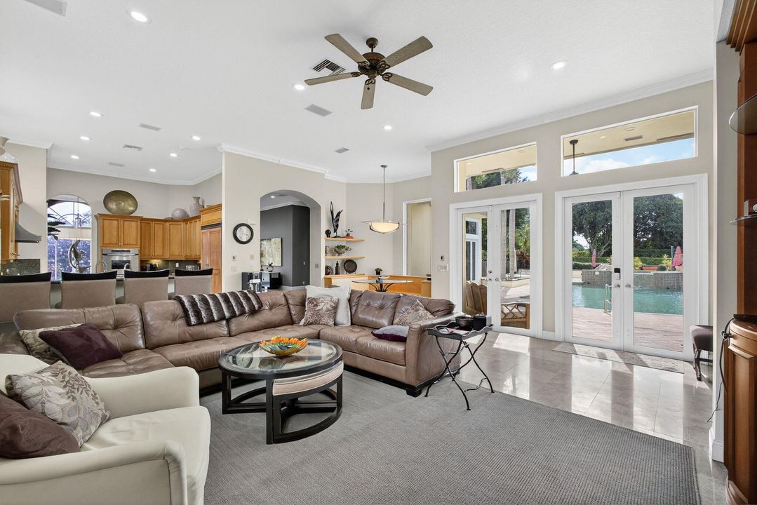 For Rent: $20,000 (5 beds, 4 baths, 4121 Square Feet)