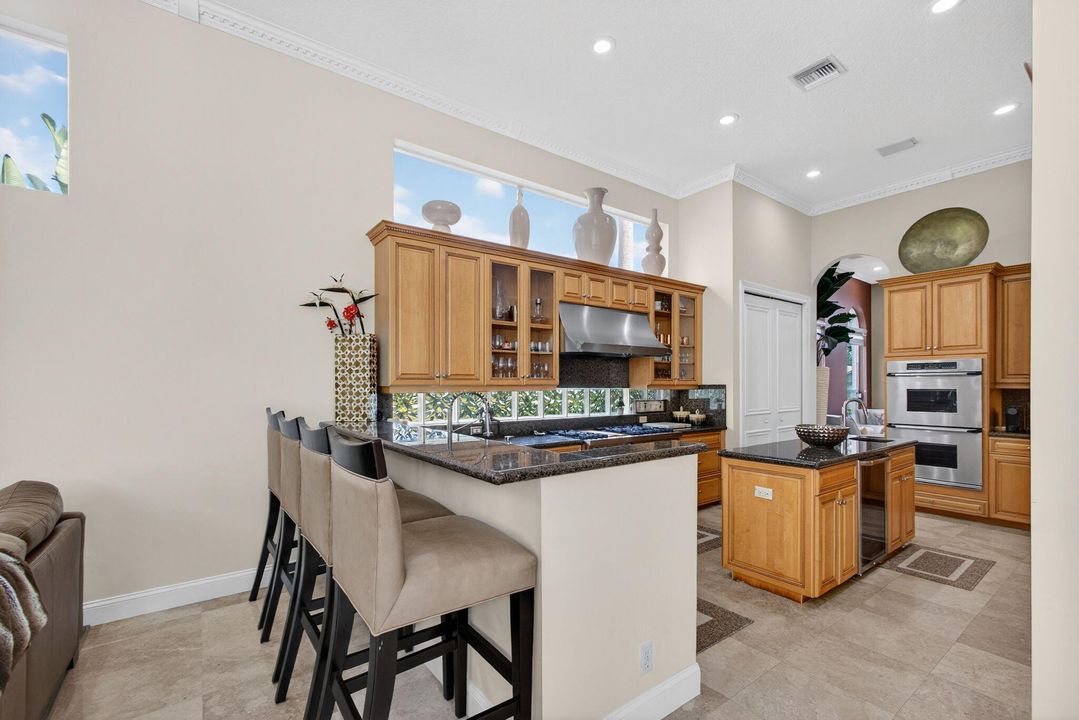 For Rent: $20,000 (5 beds, 4 baths, 4121 Square Feet)