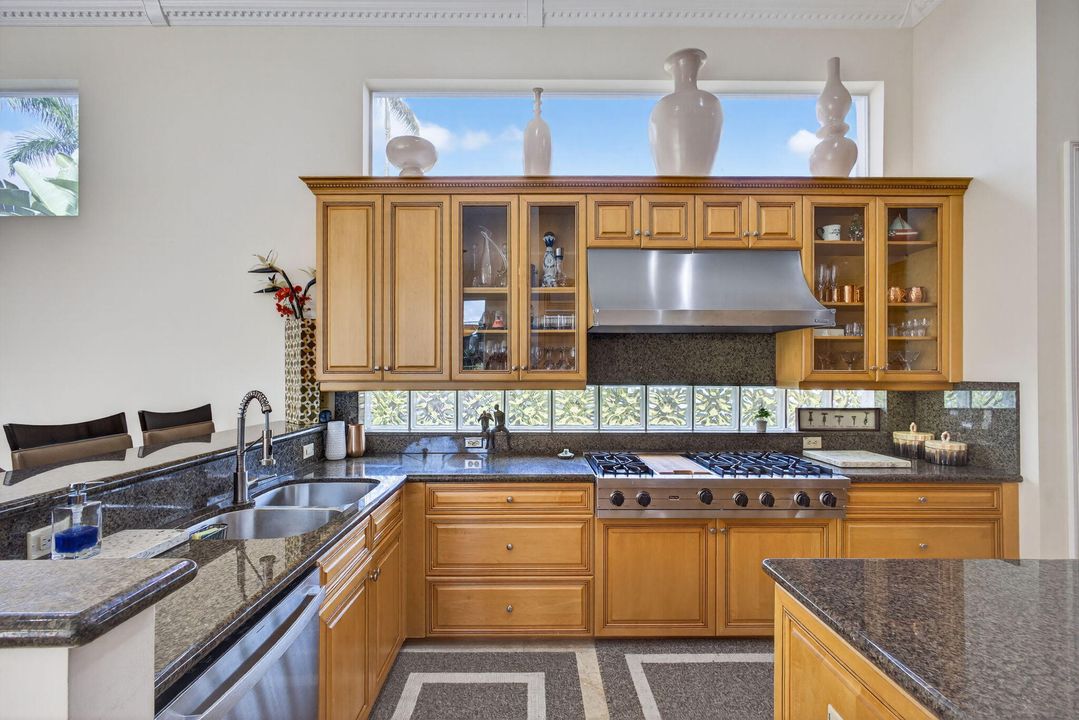 For Rent: $20,000 (5 beds, 4 baths, 4121 Square Feet)