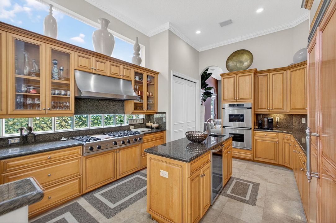 For Rent: $20,000 (5 beds, 4 baths, 4121 Square Feet)