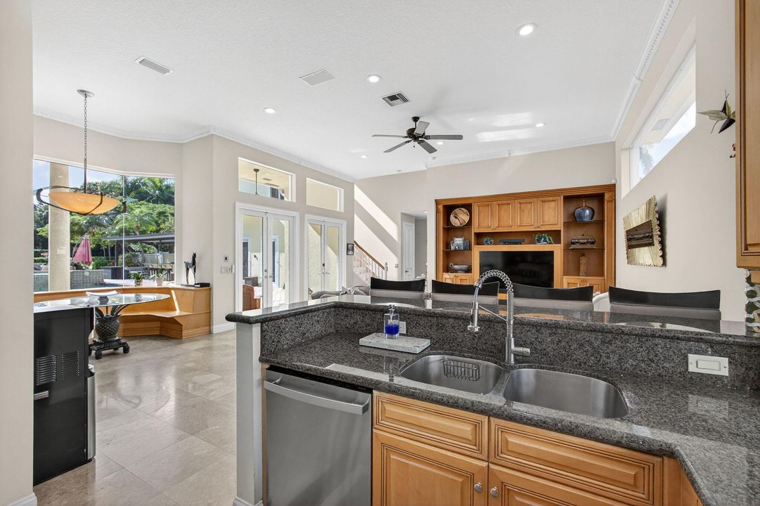 For Rent: $20,000 (5 beds, 4 baths, 4121 Square Feet)