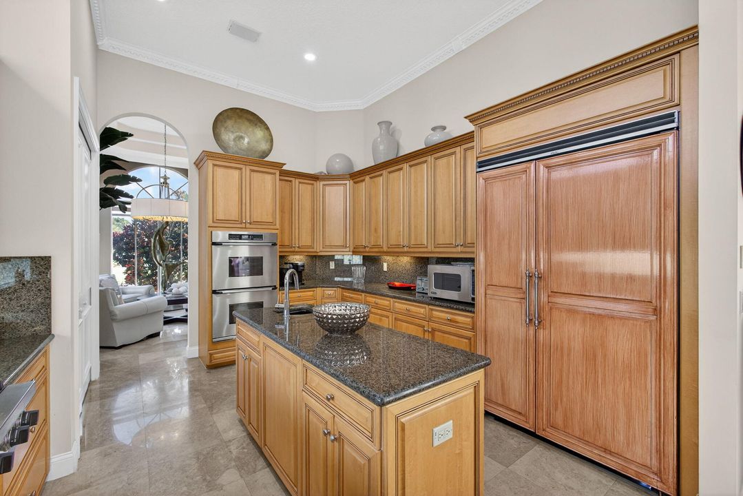 For Rent: $20,000 (5 beds, 4 baths, 4121 Square Feet)