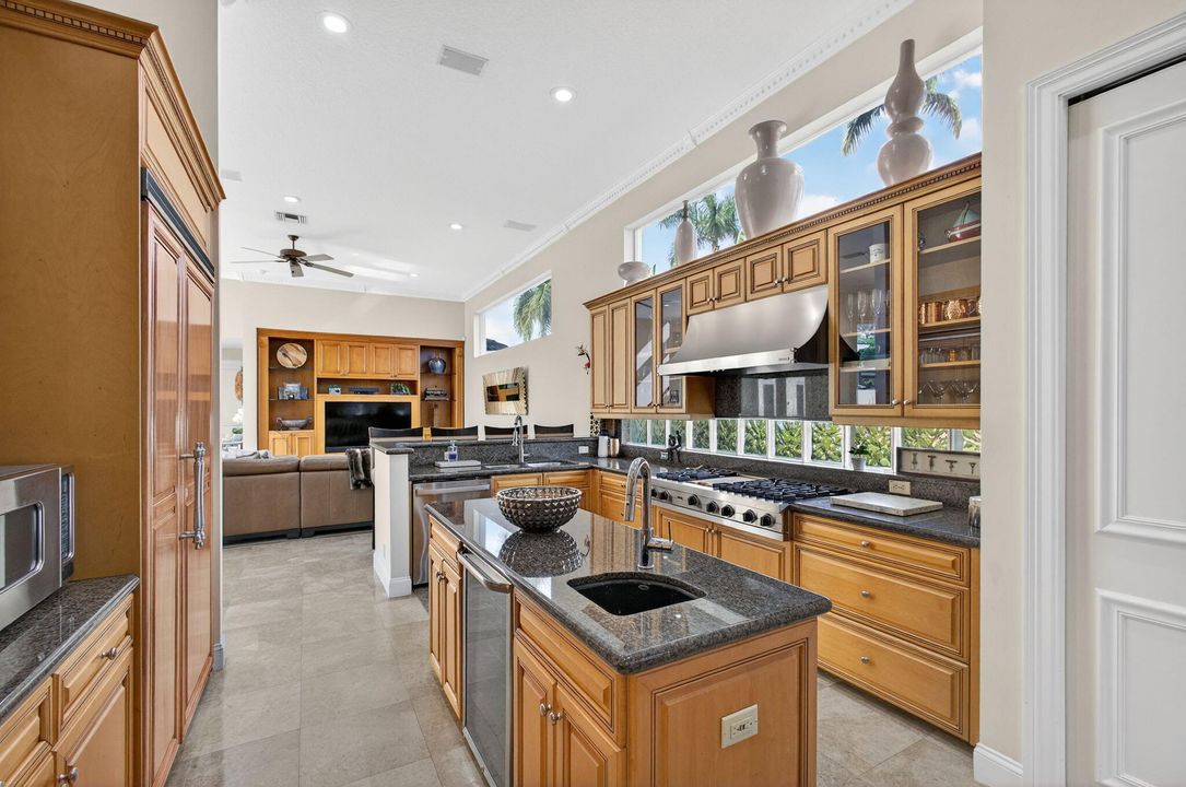 For Rent: $20,000 (5 beds, 4 baths, 4121 Square Feet)