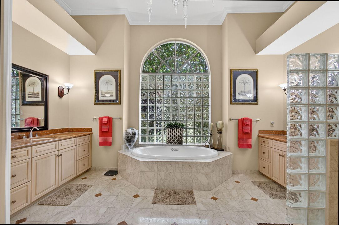 For Rent: $20,000 (5 beds, 4 baths, 4121 Square Feet)