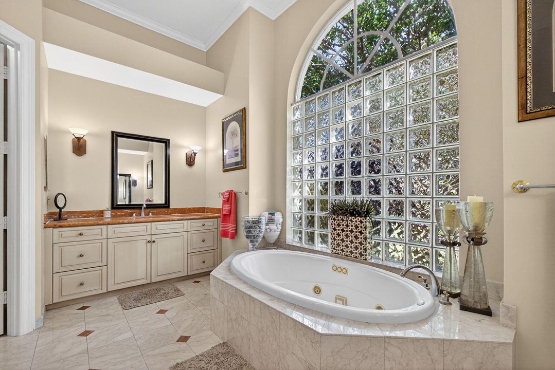 For Rent: $20,000 (5 beds, 4 baths, 4121 Square Feet)