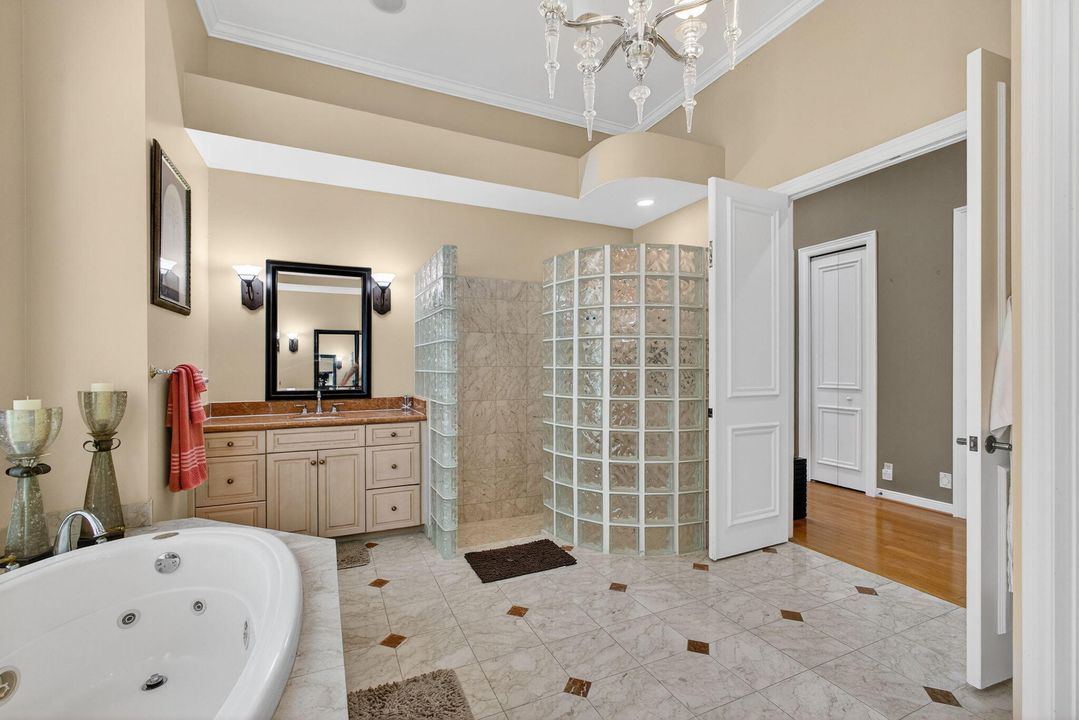 For Rent: $20,000 (5 beds, 4 baths, 4121 Square Feet)