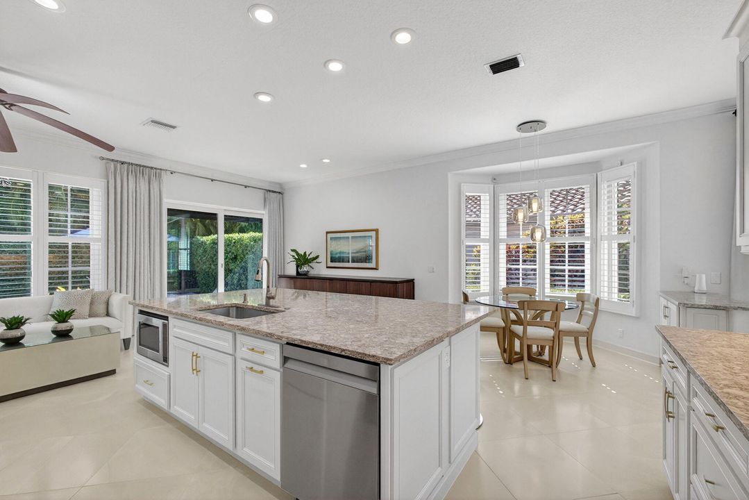 For Sale: $1,025,000 (3 beds, 3 baths, 2617 Square Feet)