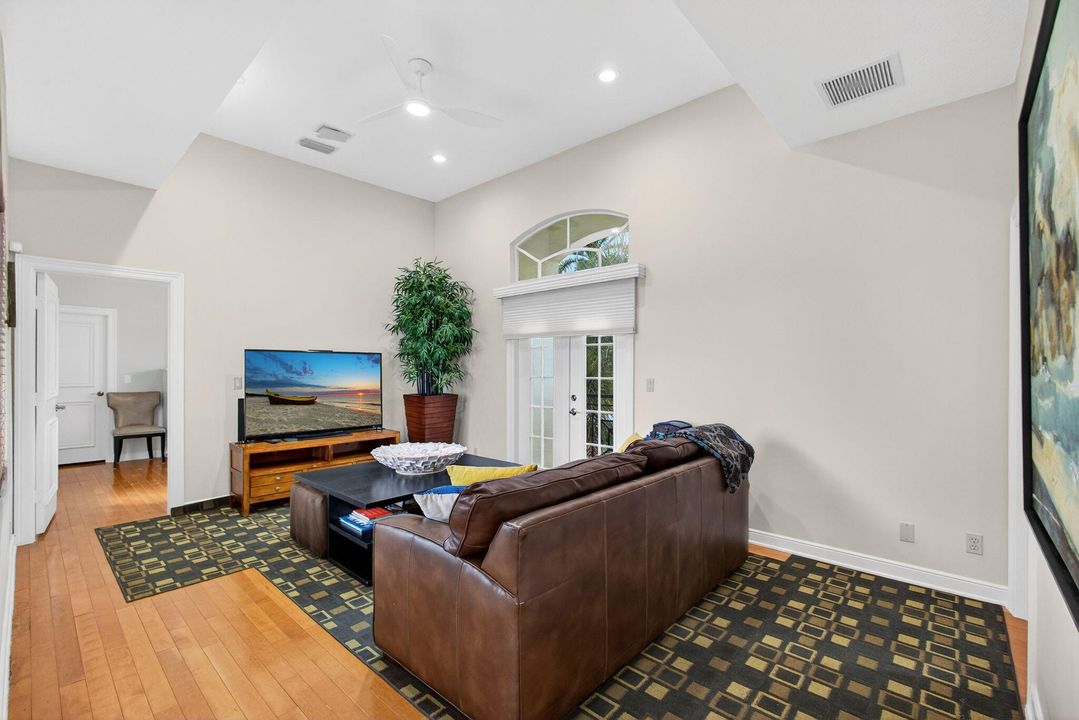 For Rent: $20,000 (5 beds, 4 baths, 4121 Square Feet)