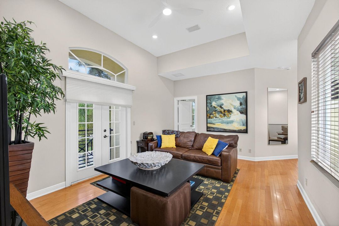 For Rent: $20,000 (5 beds, 4 baths, 4121 Square Feet)