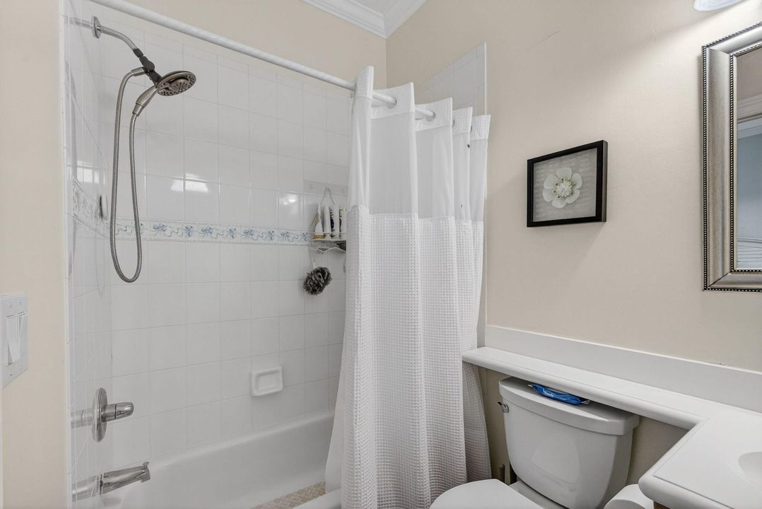 For Rent: $20,000 (5 beds, 4 baths, 4121 Square Feet)