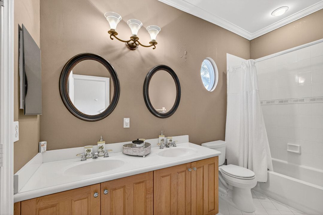 For Rent: $20,000 (5 beds, 4 baths, 4121 Square Feet)