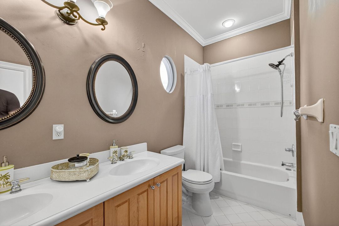 For Rent: $20,000 (5 beds, 4 baths, 4121 Square Feet)