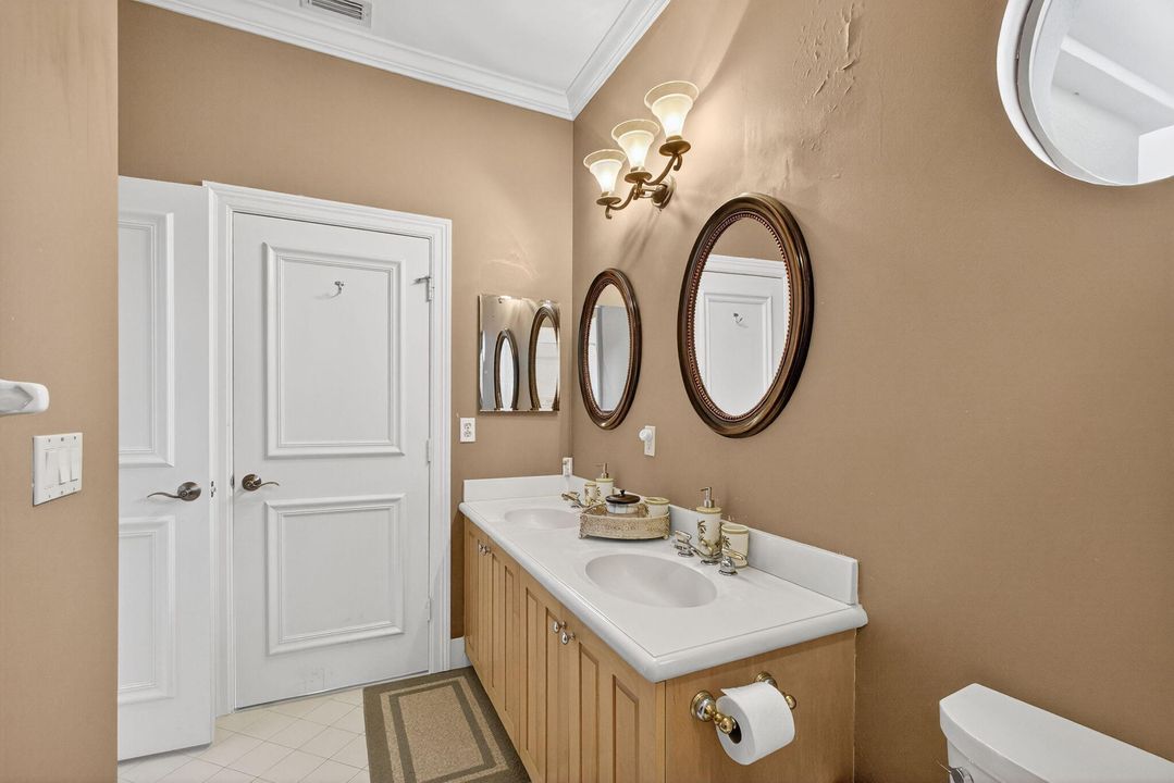 For Rent: $20,000 (5 beds, 4 baths, 4121 Square Feet)