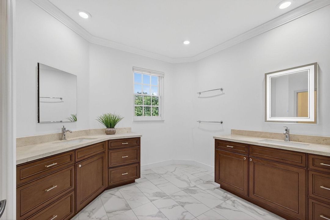 For Sale: $1,025,000 (3 beds, 3 baths, 2617 Square Feet)