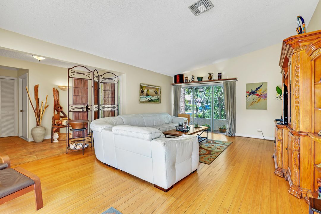 For Sale: $1,250,000 (4 beds, 2 baths, 2305 Square Feet)