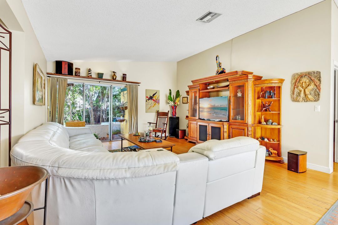 For Sale: $1,250,000 (4 beds, 2 baths, 2305 Square Feet)