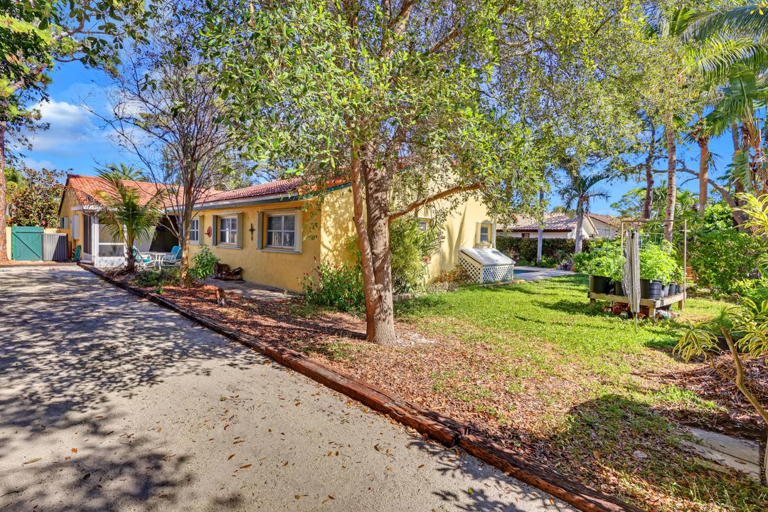 For Sale: $1,250,000 (4 beds, 2 baths, 2305 Square Feet)