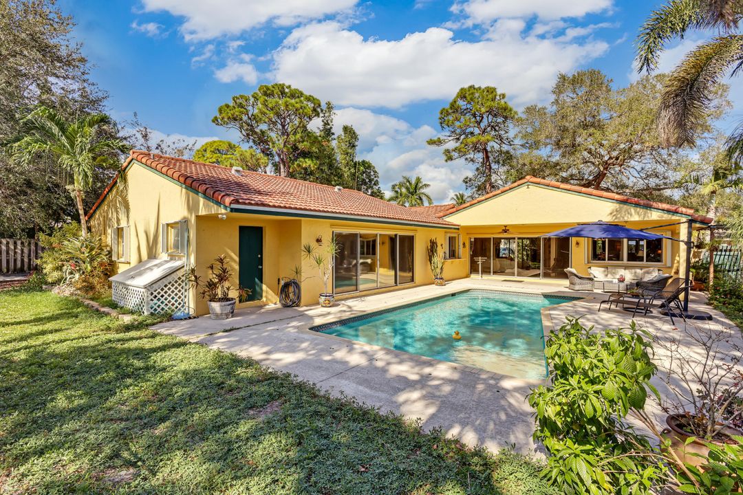 For Sale: $1,250,000 (4 beds, 2 baths, 2305 Square Feet)