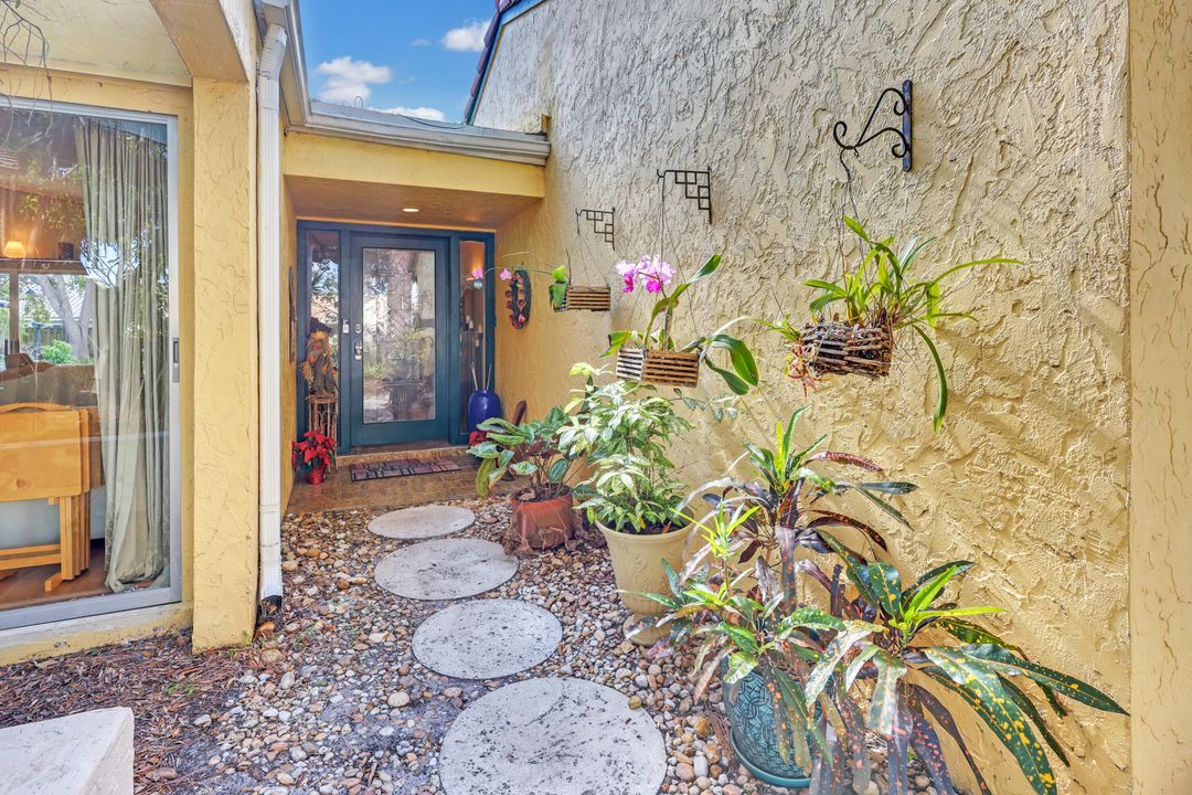 For Sale: $1,250,000 (4 beds, 2 baths, 2305 Square Feet)