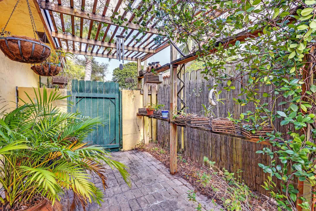 For Sale: $1,250,000 (4 beds, 2 baths, 2305 Square Feet)