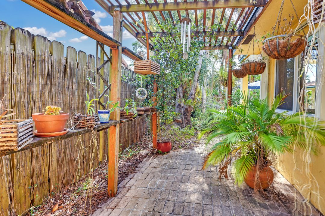 For Sale: $1,250,000 (4 beds, 2 baths, 2305 Square Feet)