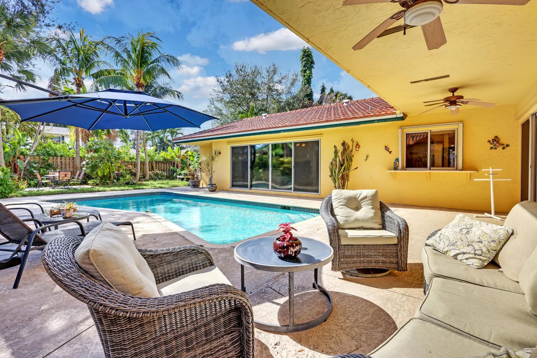 For Sale: $1,250,000 (4 beds, 2 baths, 2305 Square Feet)