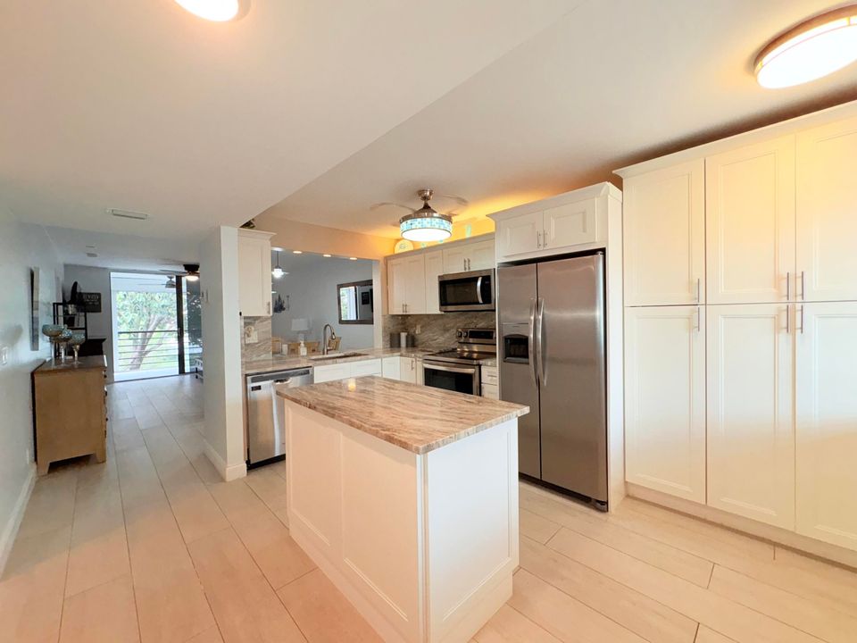 待售: $200,000 (2 贝兹, 2 浴室, 1125 平方英尺)