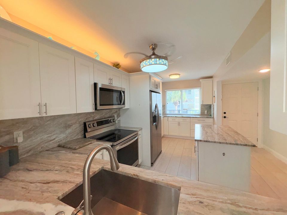 待售: $200,000 (2 贝兹, 2 浴室, 1125 平方英尺)