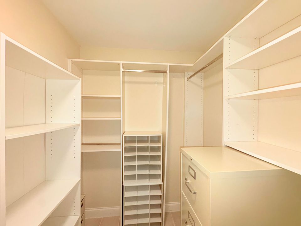 待售: $200,000 (2 贝兹, 2 浴室, 1125 平方英尺)