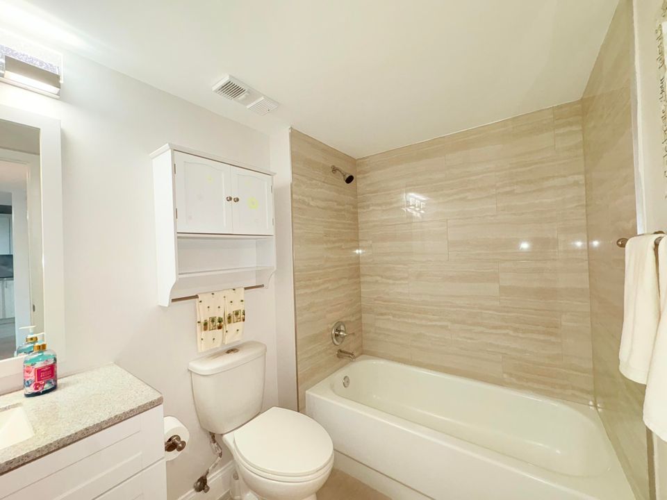 待售: $200,000 (2 贝兹, 2 浴室, 1125 平方英尺)