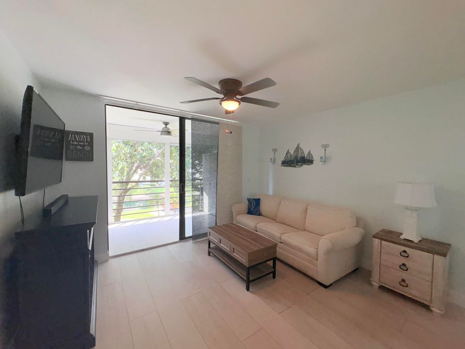 待售: $200,000 (2 贝兹, 2 浴室, 1125 平方英尺)