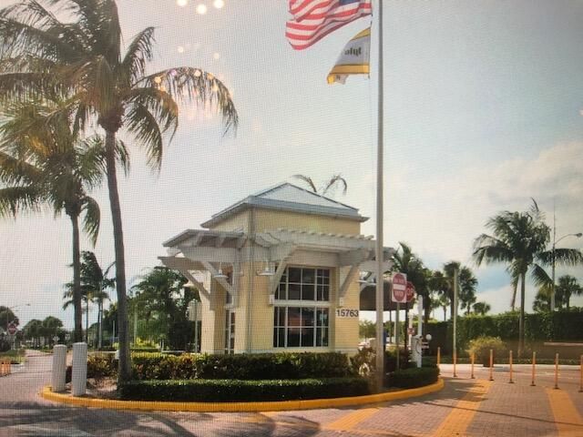 待售: $67,000 (1 贝兹, 1 浴室, 720 平方英尺)