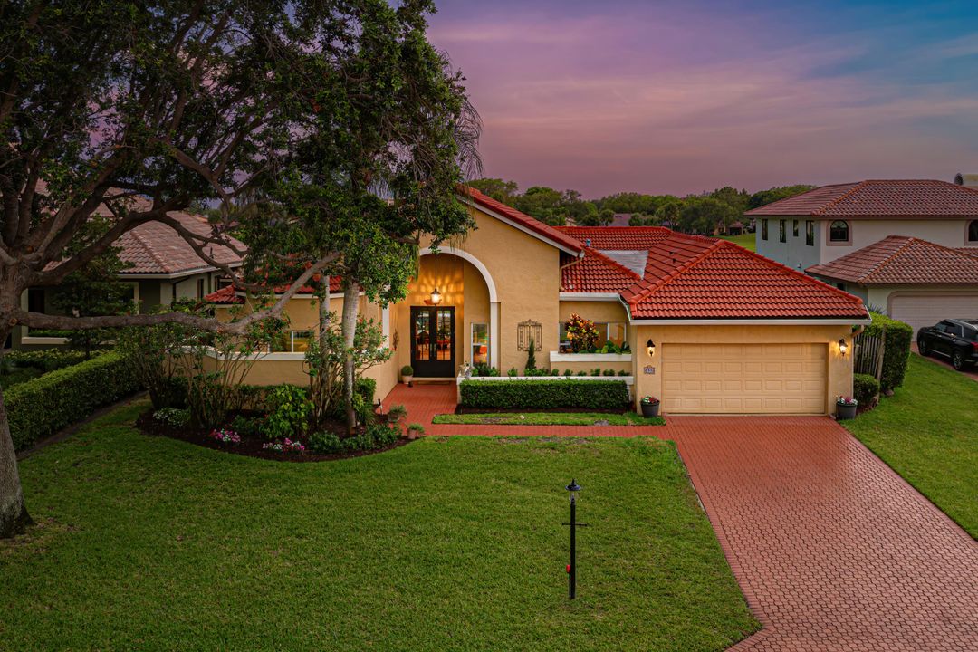 For Sale: $1,349,000 (4 beds, 3 baths, 2467 Square Feet)