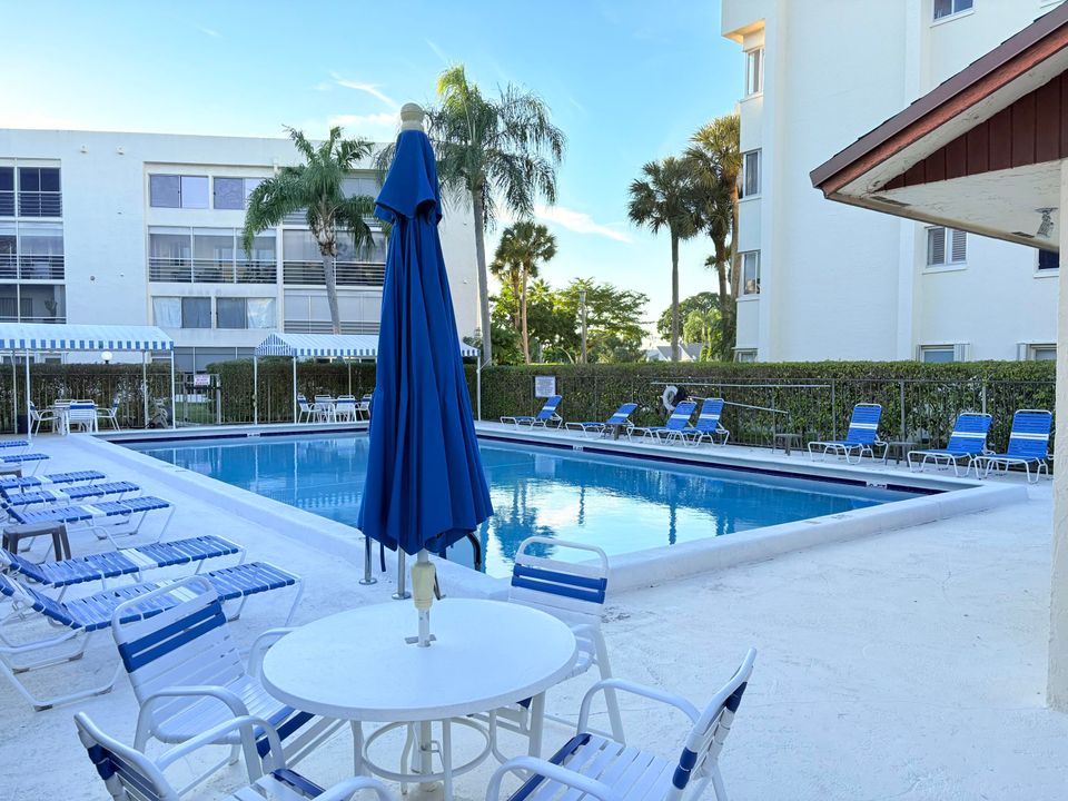 待售: $200,000 (2 贝兹, 2 浴室, 1125 平方英尺)