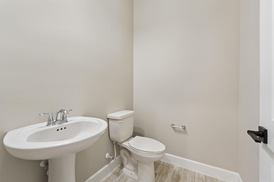 For Sale: $625,000 (3 beds, 2 baths, 2305 Square Feet)