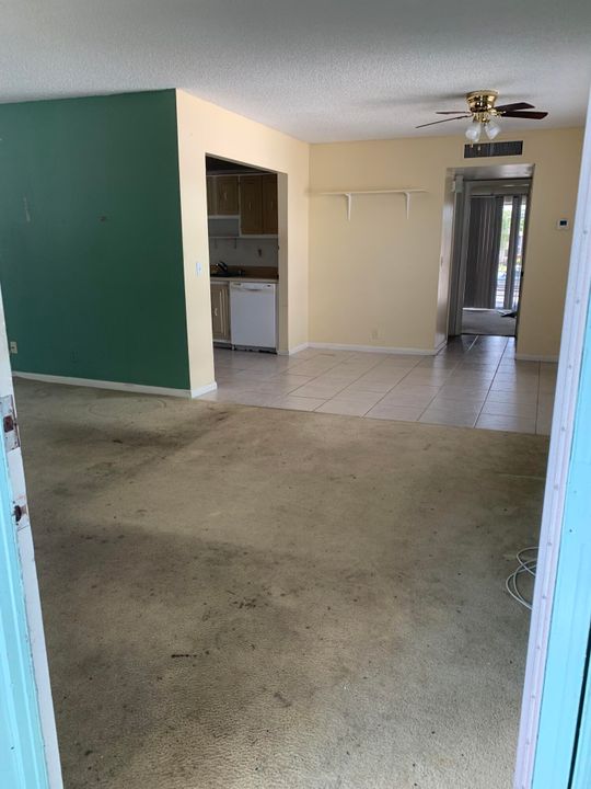 待售: $82,000 (1 贝兹, 1 浴室, 760 平方英尺)