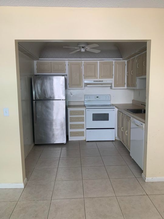 待售: $82,000 (1 贝兹, 1 浴室, 760 平方英尺)