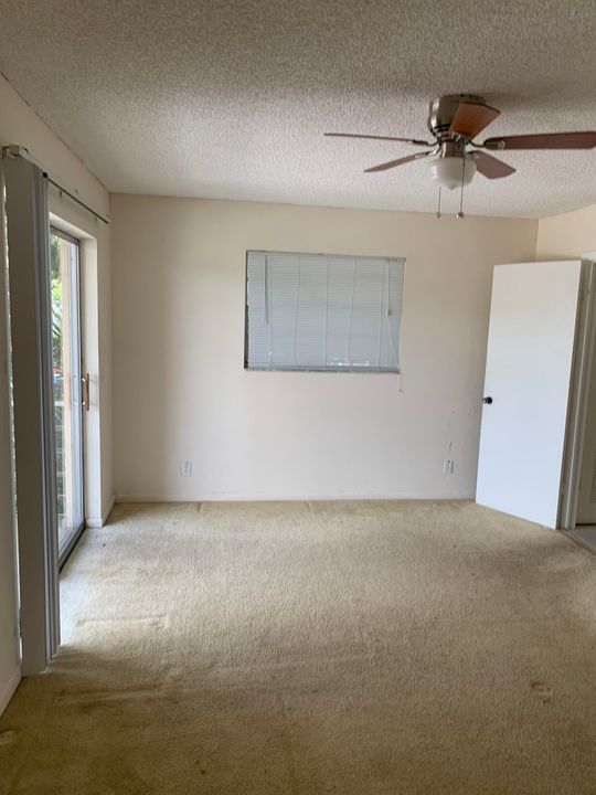 待售: $82,000 (1 贝兹, 1 浴室, 760 平方英尺)