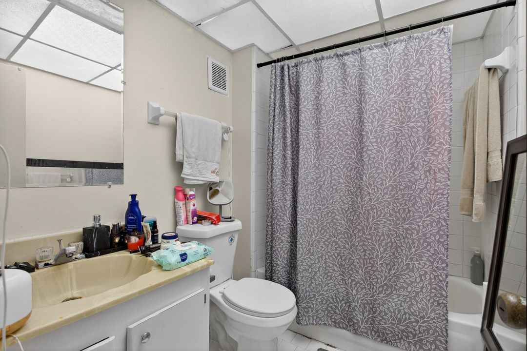 For Sale: $180,000 (2 beds, 2 baths, 949 Square Feet)