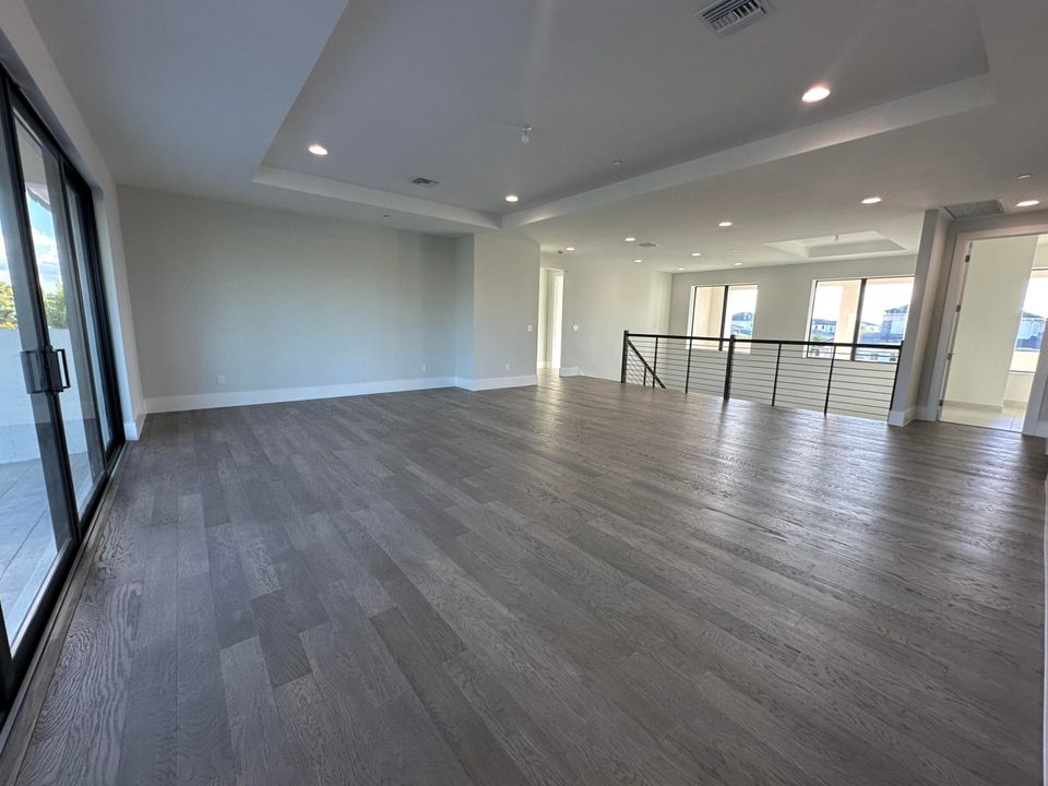 For Sale: $3,172,687 (5 beds, 6 baths, 6033 Square Feet)