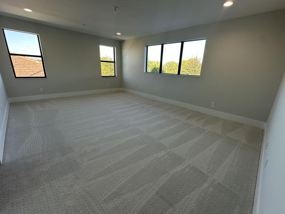 For Sale: $3,172,687 (5 beds, 6 baths, 6033 Square Feet)