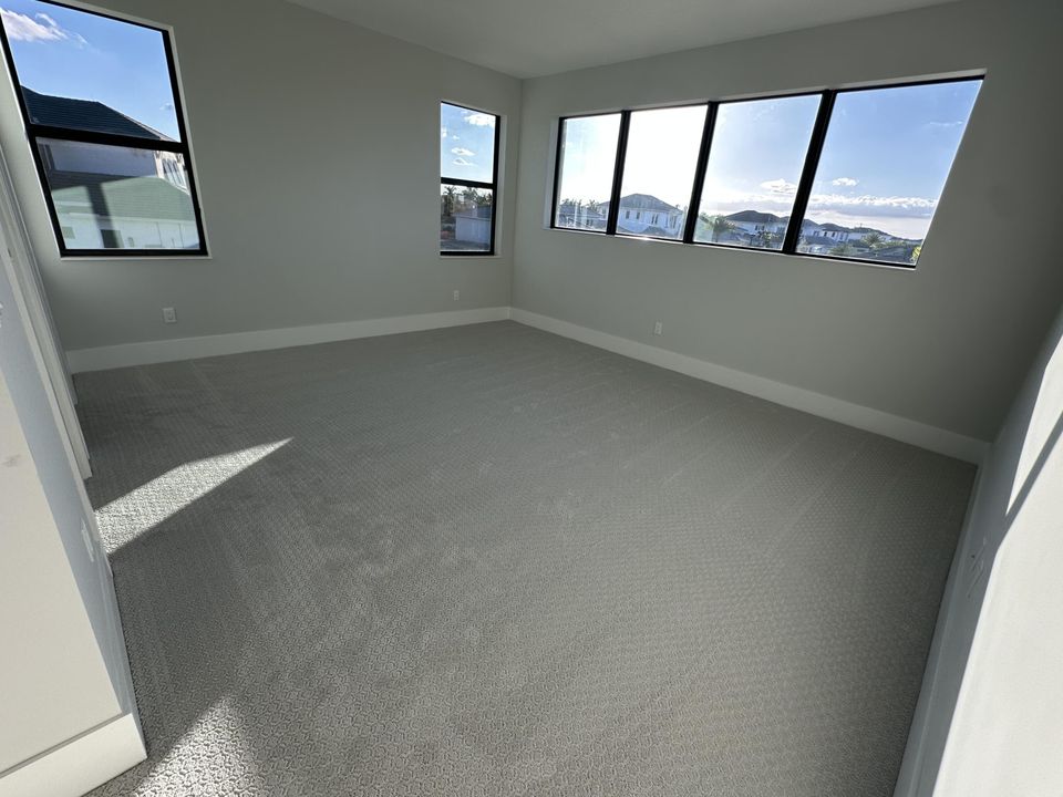 For Sale: $3,172,687 (5 beds, 6 baths, 6033 Square Feet)