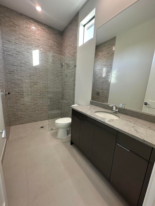 For Sale: $3,172,687 (5 beds, 6 baths, 6033 Square Feet)