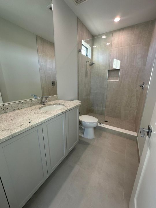 For Sale: $3,172,687 (5 beds, 6 baths, 6033 Square Feet)