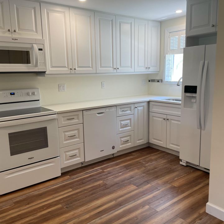 出租: $1,700 (1 贝兹, 1 浴室, 766 平方英尺)