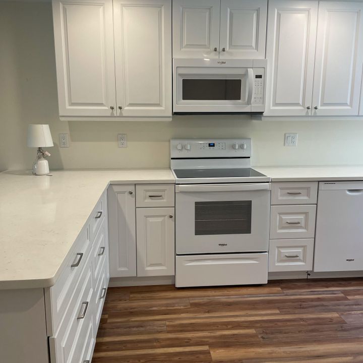 出租: $1,700 (1 贝兹, 1 浴室, 766 平方英尺)