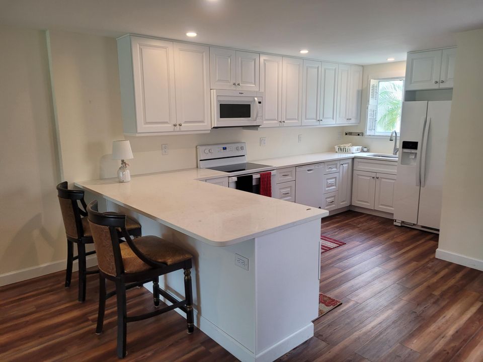 出租: $1,700 (1 贝兹, 1 浴室, 766 平方英尺)