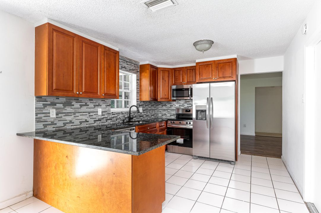 В аренду: $3,600 (3 спален, 2 ванн, 1378 Квадратных фут)