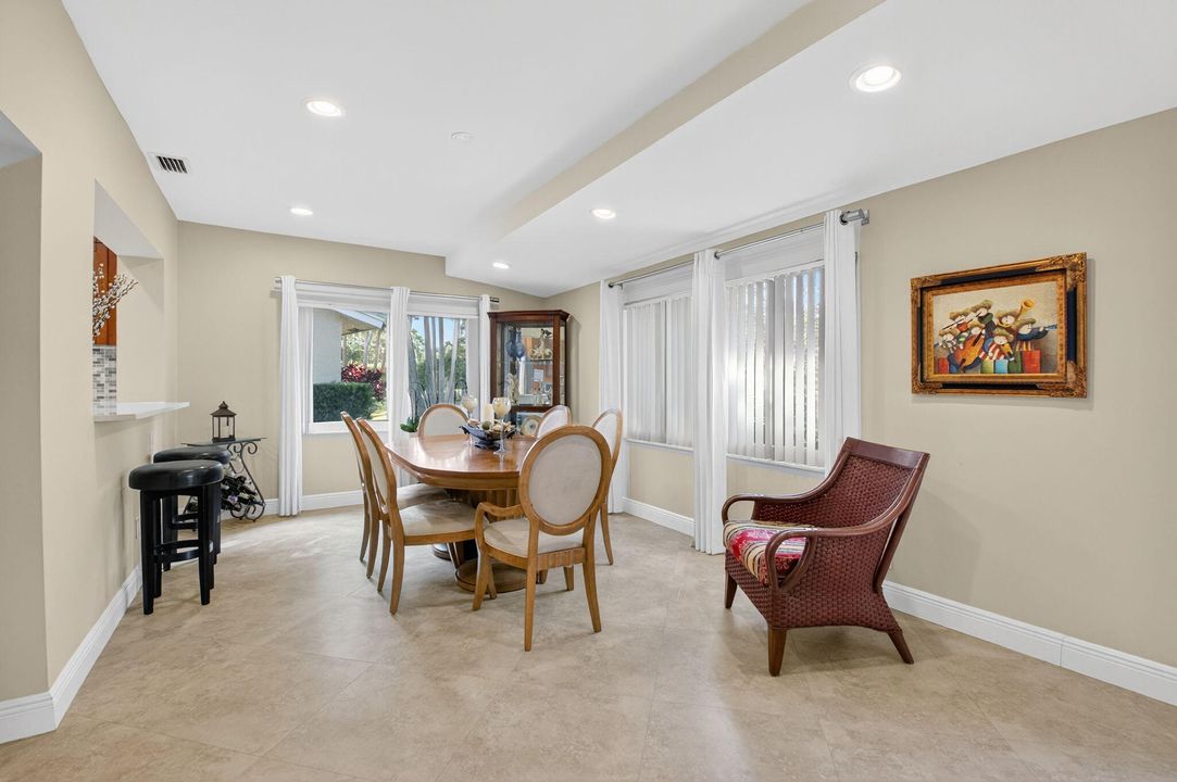 Под контрактом: $625,000 (2 спален, 2 ванн, 1614 Квадратных фут)