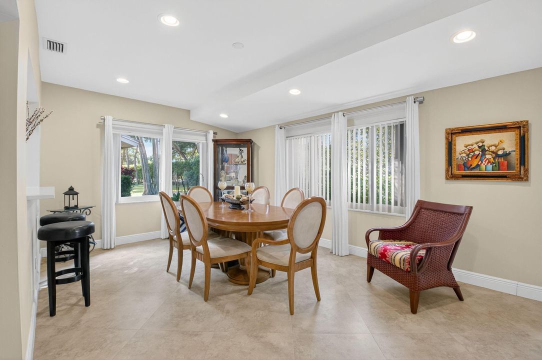 Под контрактом: $625,000 (2 спален, 2 ванн, 1614 Квадратных фут)